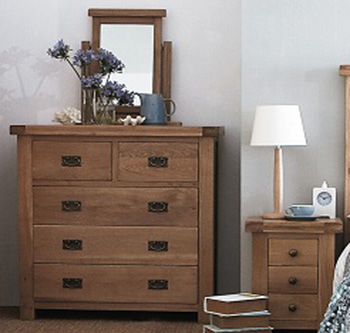 Oak Chest of Drawers