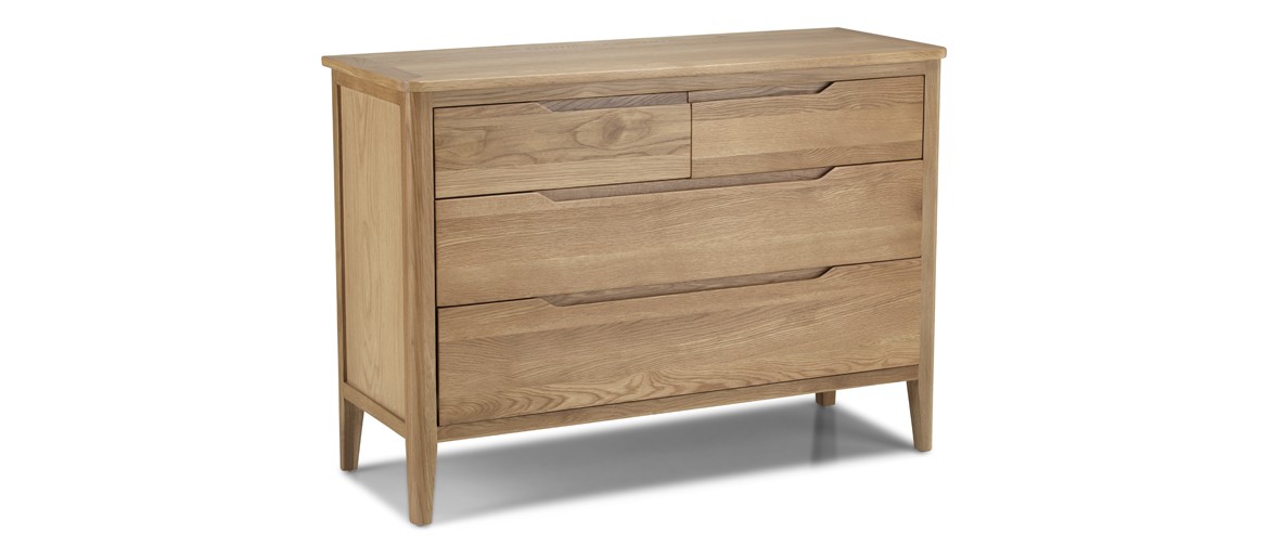 Kutaz Oak 4 Drawer Wide  Chest