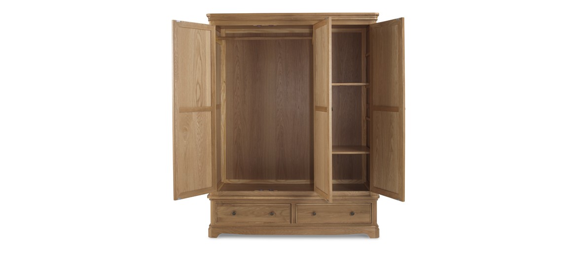 Kilmar Natural Oak Bedroom Triple Wardrobe With Drawer