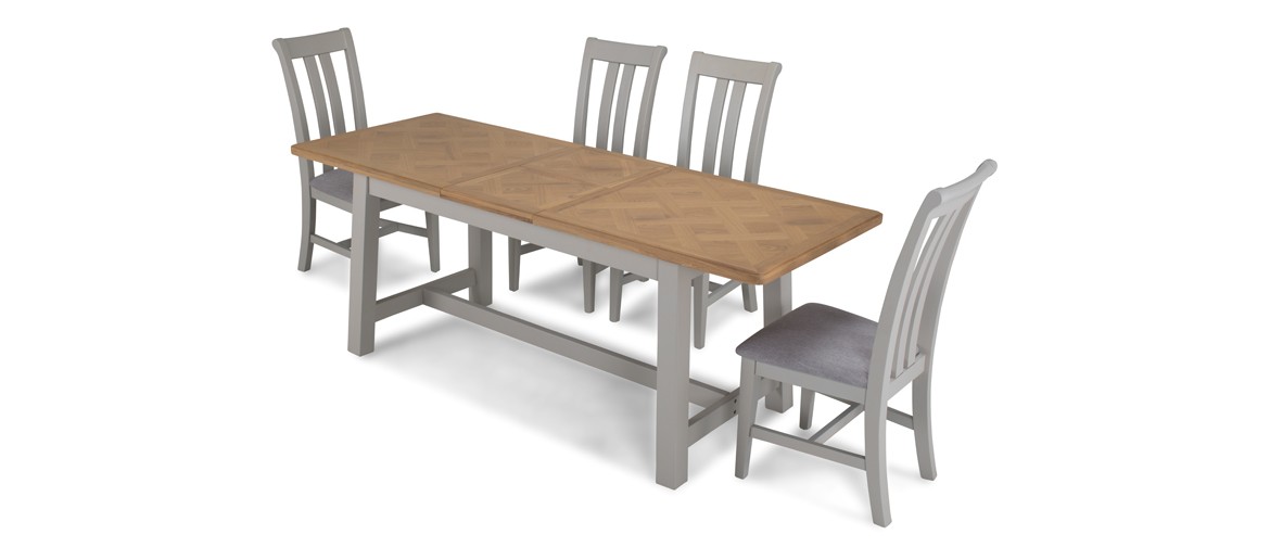 Aldington Painted Ext Dining Table with 4 Chairs