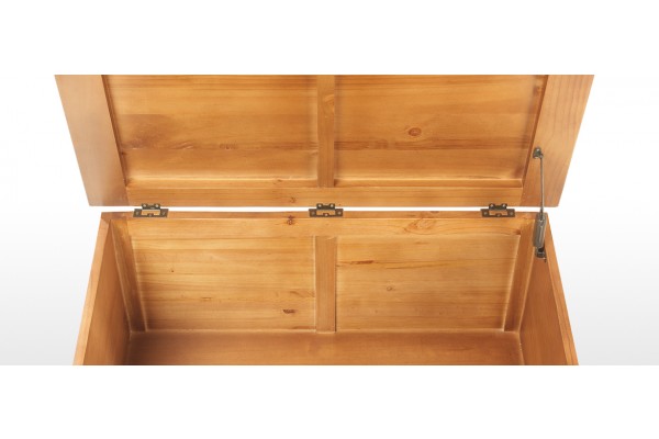 Pine blanket deals box